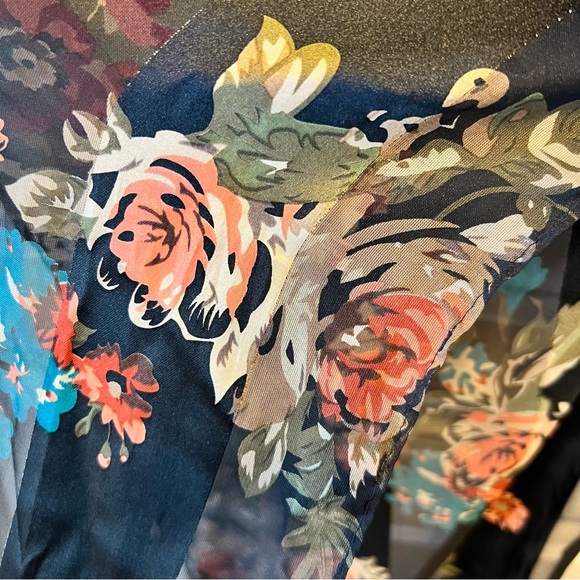 Floral Black & Sheer Scarf - Picture 3 of 4